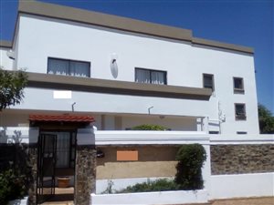 8 Bed House in Diepkloof