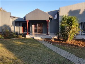 4 Bed House in Flamingo Park