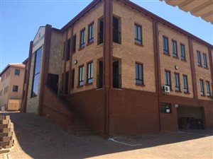 830 m² Commercial space in Irene