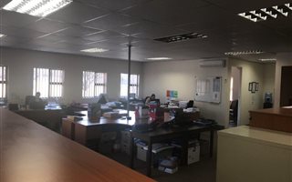 150 m² Commercial space in Rynfield