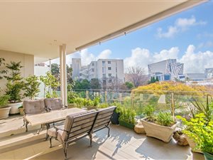 3 Bed Apartment in Melrose Estate