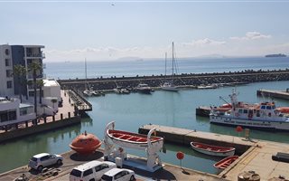 225 m² Commercial space in Mouille Point
