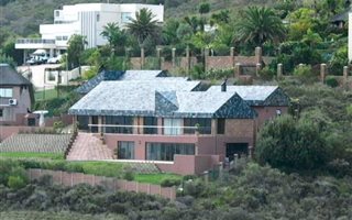 5 Bedroom House in Plattekloof