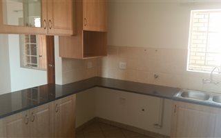 3 Bedroom Apartment in Hazeldean (Silverlakes Surroundings)