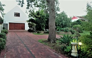 6 Bedroom House in Briza