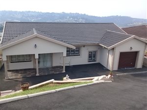 4 Bed House in Shallcross