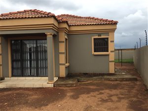 3 Bed House in Roodekop
