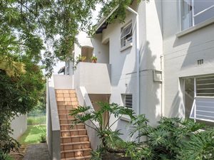 3 Bed Apartment in Douglasdale