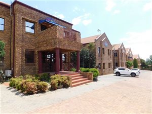 1786 m² Office Space in Ferndale