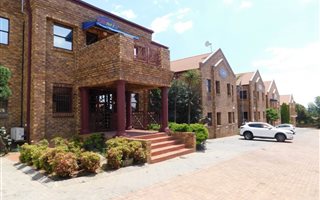 1786 m² Office Space in Ferndale