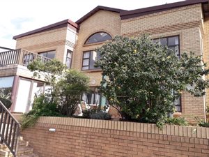 5 Bed House in Bronkhorstbaai