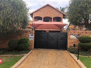 5 Bed House in Winchester Hills