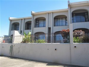 3 Bed Townhouse in Scottburgh Central