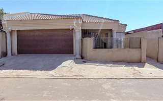 3 Bedroom House in Protea Glen