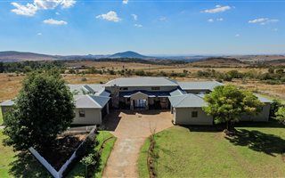 4 Bedroom House in Cradle of Humankind