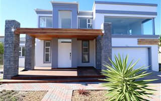 4 Bedroom House in Sunset Beach