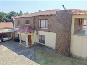 4 Bed House in Esther Park