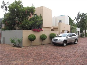 2 Bed Cluster in Benmore Gardens