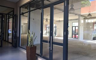 513 m² Commercial space in New Town Centre