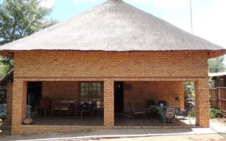 2 Bedroom House in Leeupoort