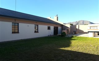 2 Bedroom House in Gansbaai and surrounds