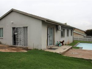 3 Bed House in Bosmont