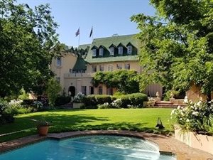 16 Bed House in Chartwell