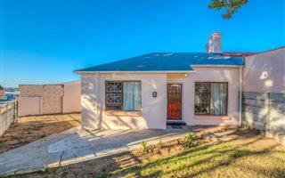 2 Bedroom House in Kensington