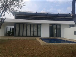 3 Bed House in Silver Lakes