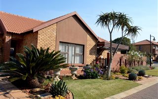 2 Bedroom Cluster in Willow Park Manor