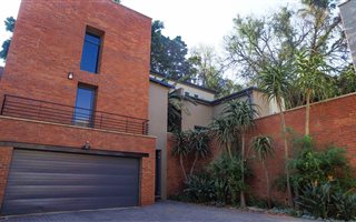 4 Bedroom House in Menlo Park