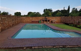 2 Bedroom Townhouse in Hennopspark