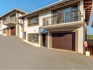 3 Bed Apartment in Desainagar