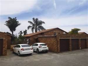 3 Bed Townhouse in Radiokop
