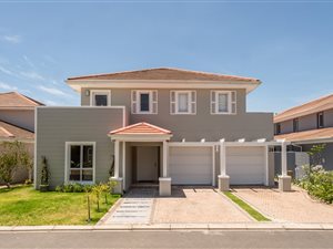 4 Bed House in Durbanville