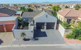 3 Bedroom House in Parklands North