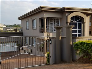 4 Bedroom House in Sheffield Beach