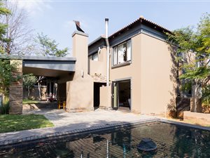 4 Bed House in Cedar Lakes