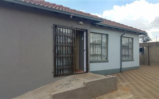 3 Bedroom House in Grobler Park