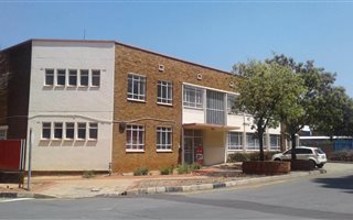1099 m² Industrial space in Benrose