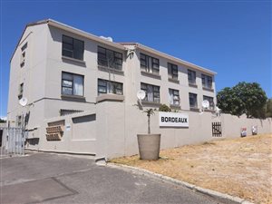 2 Bed Apartment in Tableview