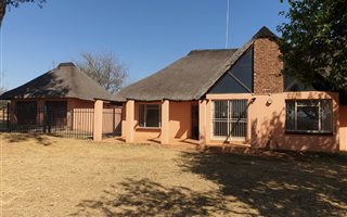 1280 m² Farm in Boschkop