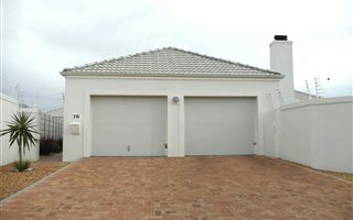 3 Bedroom House in Sunningdale