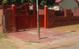 2 Bedroom House in Nellmapius