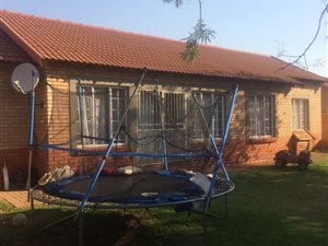 3 Bed Townhouse in Wierda Park