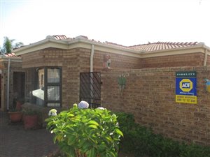 4 Bed House in Del Judor