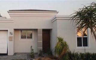 3 Bedroom House in Eikenbosch