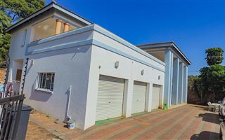 4 Bedroom House in Ninapark