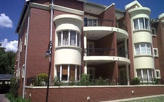 2 Bedroom Apartment in Melrose