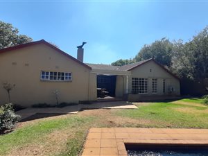 5 Bed House in Aston Manor